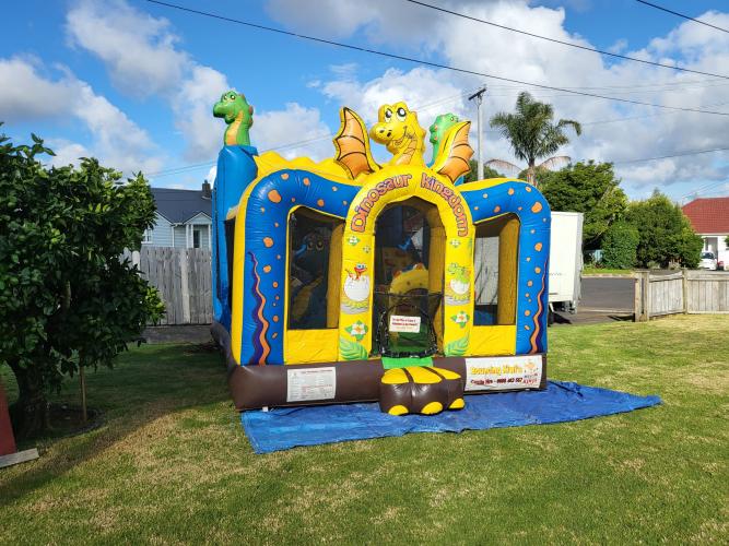 Bouncing Kiwis Castle Hire