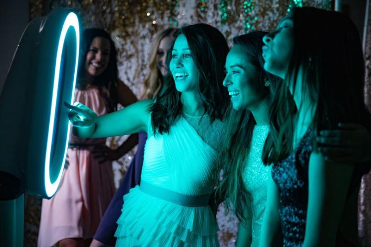 Smile and Snap Photo Booths - Photo Booth Rental San Francisco | 360 Photo Booth Rental Bay Area  | Smile And Snap Photo-booths